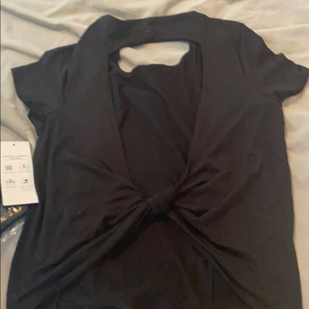 Black workout top NWT